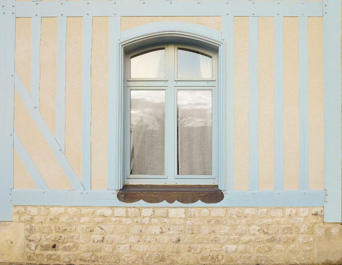 La Porte Bleue Trouville-sur-Mer Bagian luar foto