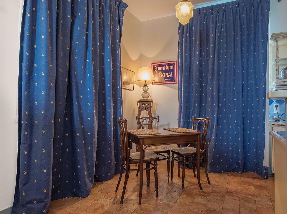 La Porte Bleue Trouville-sur-Mer Bagian luar foto